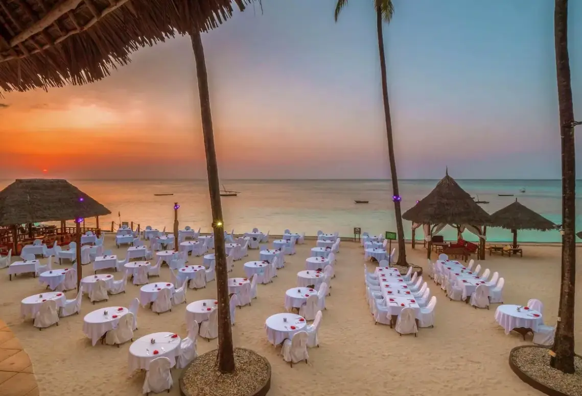 Plaża przy hotelu Double A Nungwi Beach