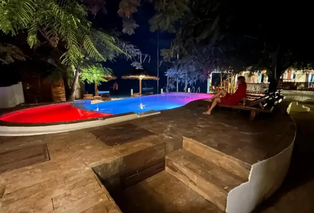 Basen w hotelu Double A Nungwi Beach