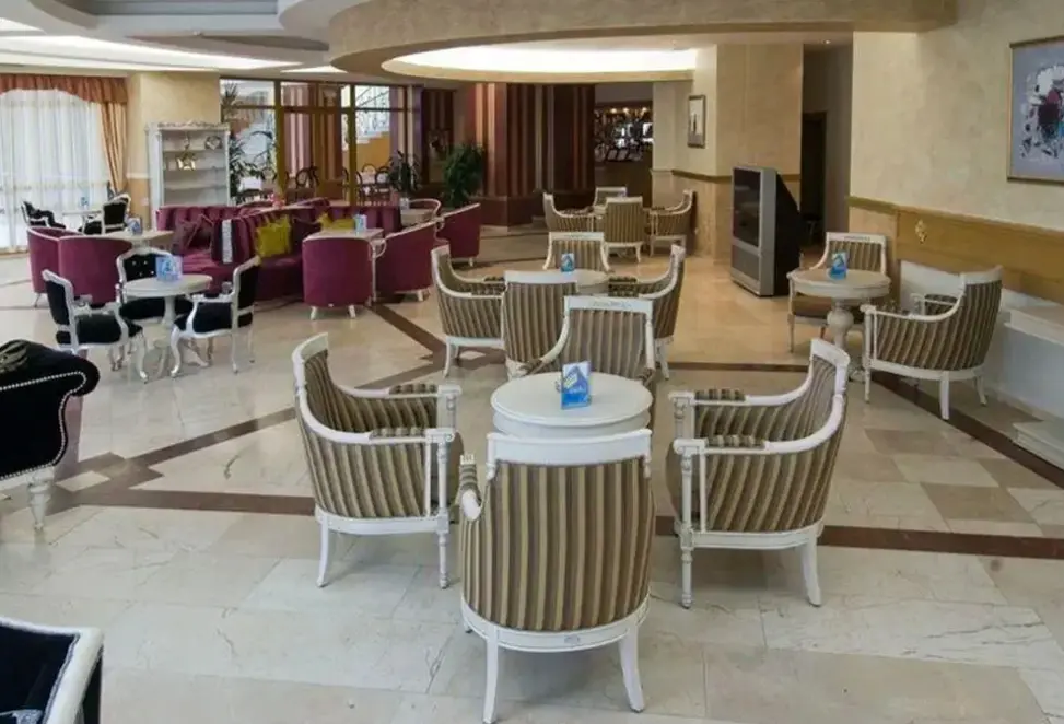 Lobby hotelu Duni Royal Marina Palace