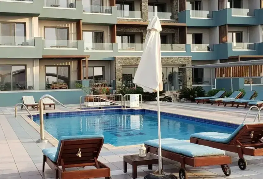 Basen w hotelu Evalia Apartamenty