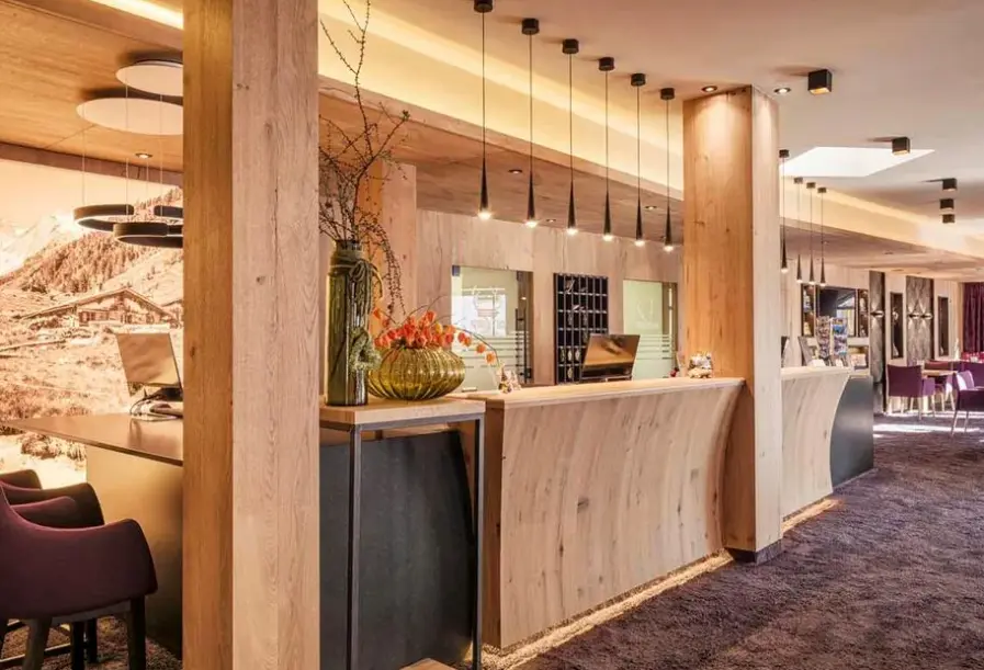 Restauracja i jedzenie w hotelu Ferienland Stubai