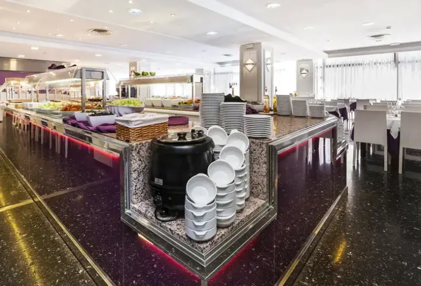 Restauracja i jedzenie w hotelu Globales Palmanova (ex. Hi Palma Nova)