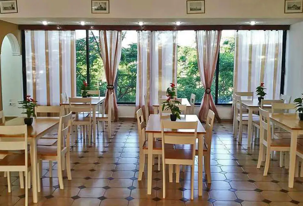 Restauracja i jedzenie w hotelu Golden Days