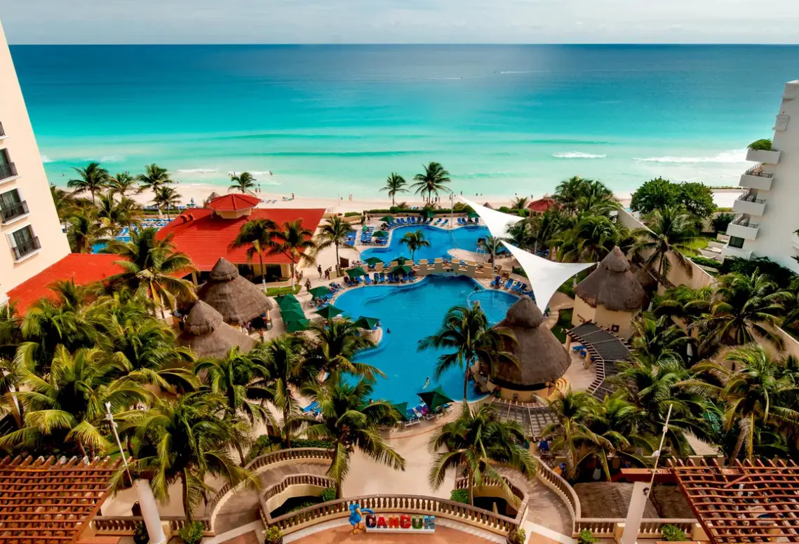 Basen w hotelu GR Solaris Cancun
