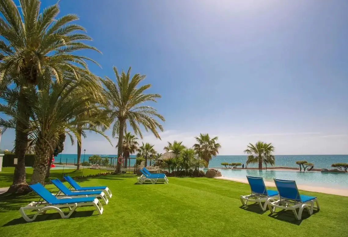 Plaża przy hotelu Gran Hotel Las Fuentes
