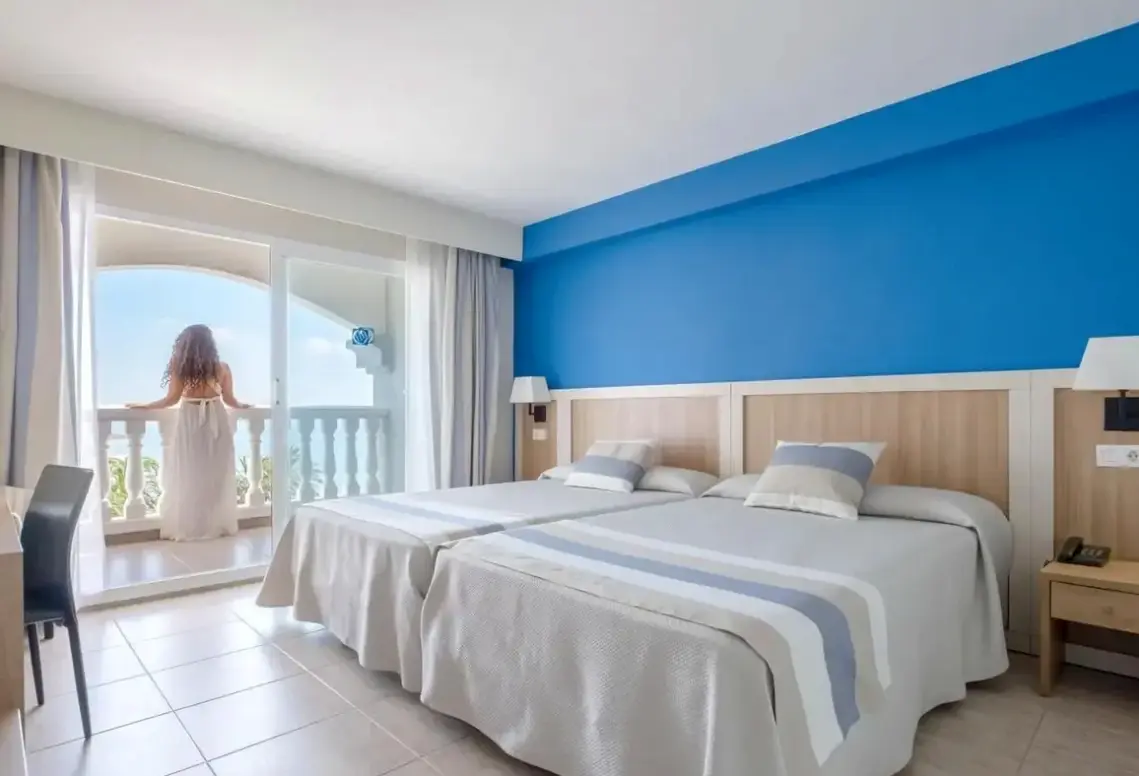 Pokój w hotelu Gran Hotel Las Fuentes