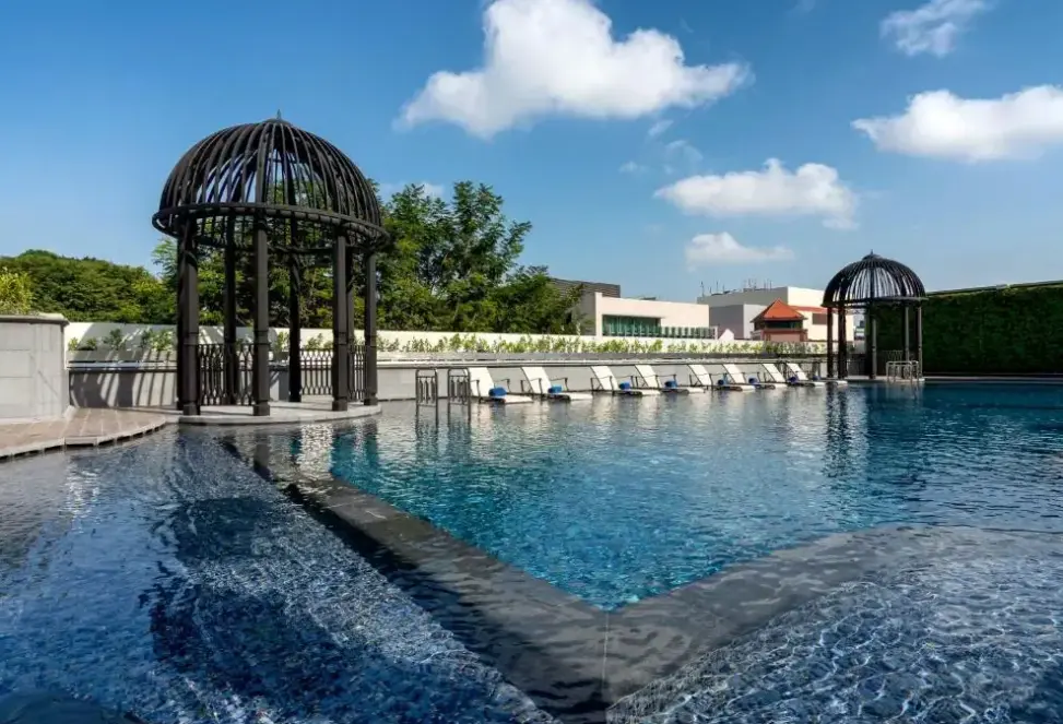 Basen w hotelu Grand Park City Hall