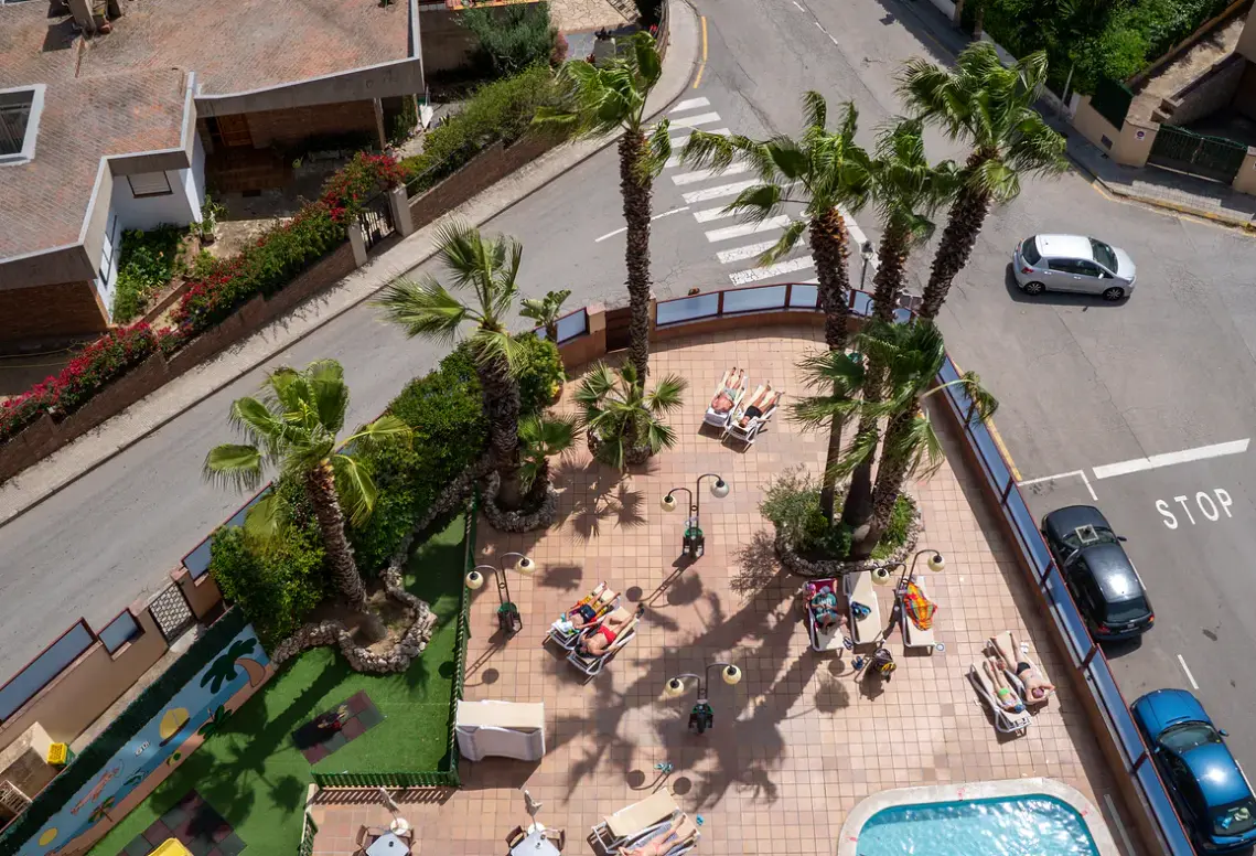 Basen w hotelu HTop Jadhe (Calella)