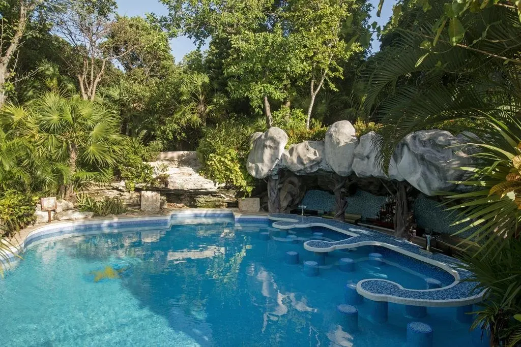 Basen w hotelu Iberostar Quetzal