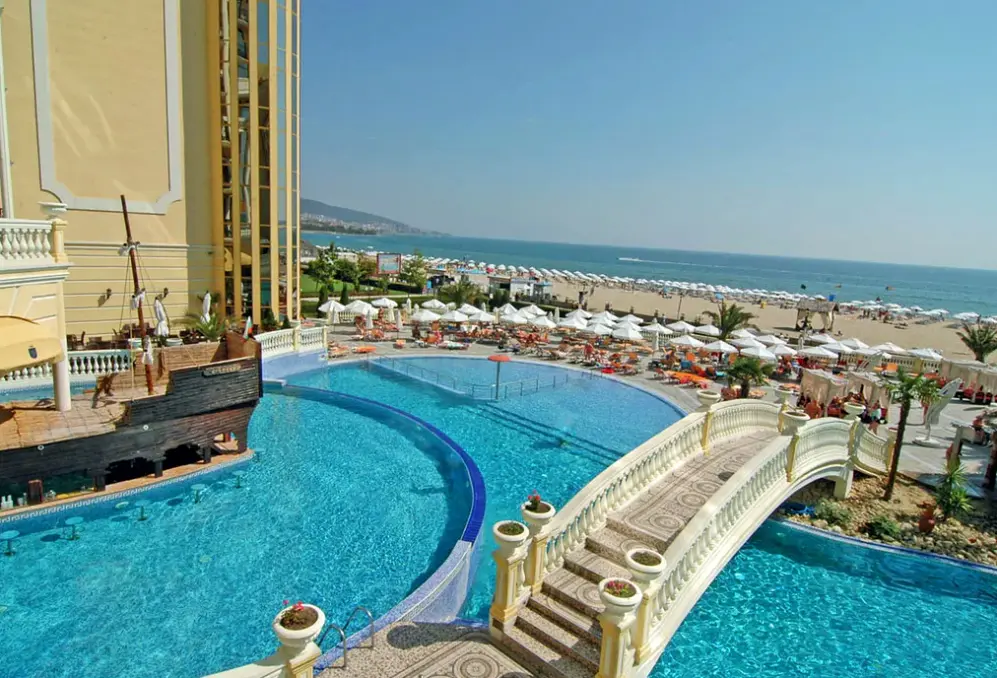Basen w hotelu Imperial Palace (ex Victoria Palace Sunny Beach)