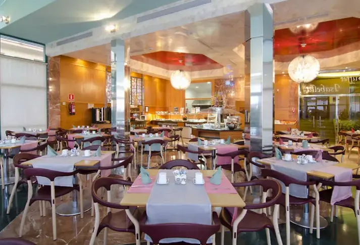Restauracja i jedzenie w hotelu Isabel (Torremolinos)
