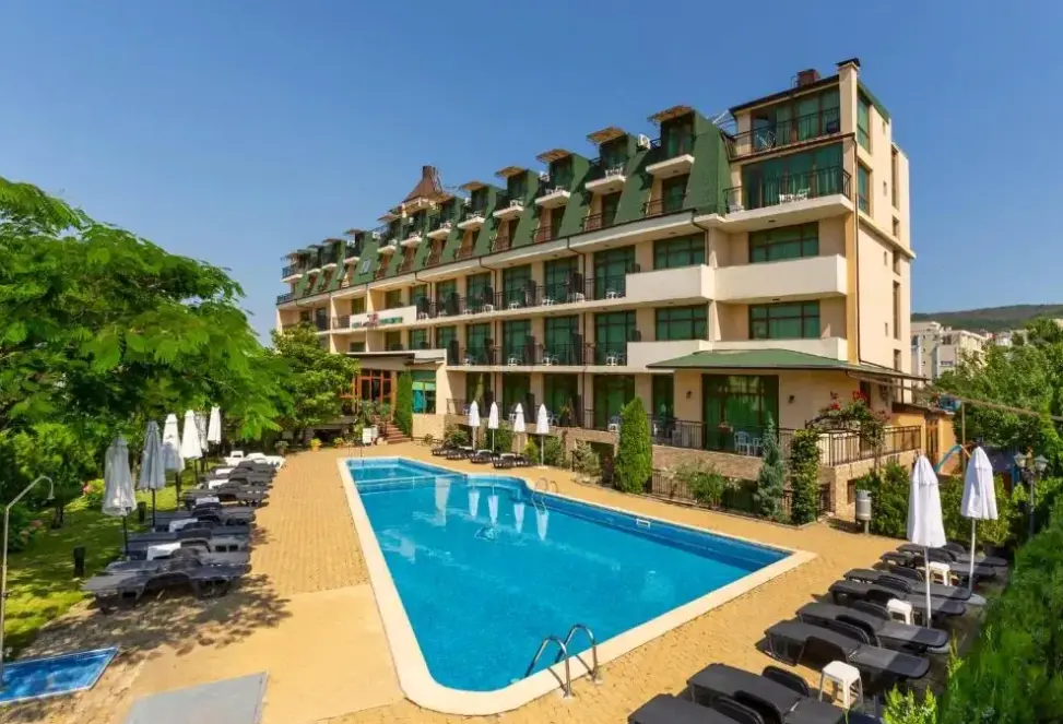 Basen w hotelu Julia (Sveti Vlas)
