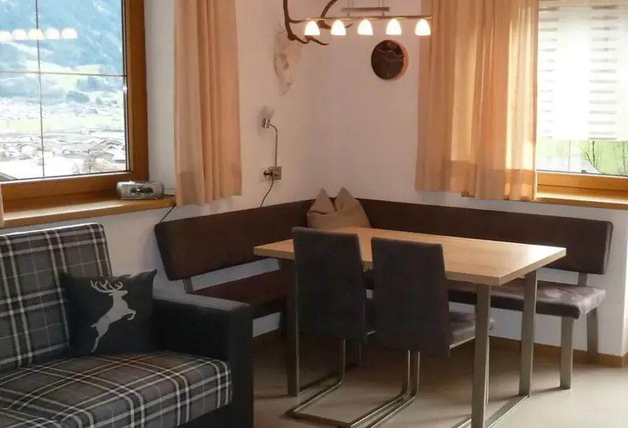 Restauracja i jedzenie w hotelu Kaltenbach Apartments