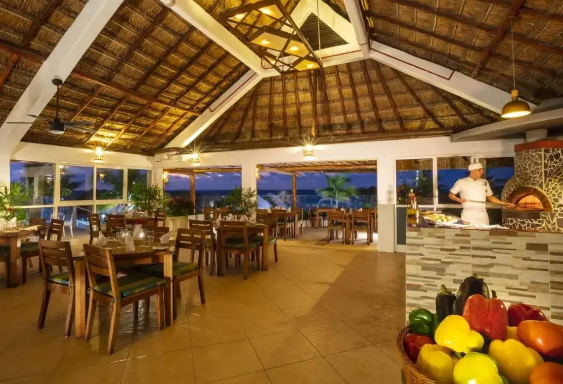 Restauracja i jedzenie w hotelu Krystal Cancun
