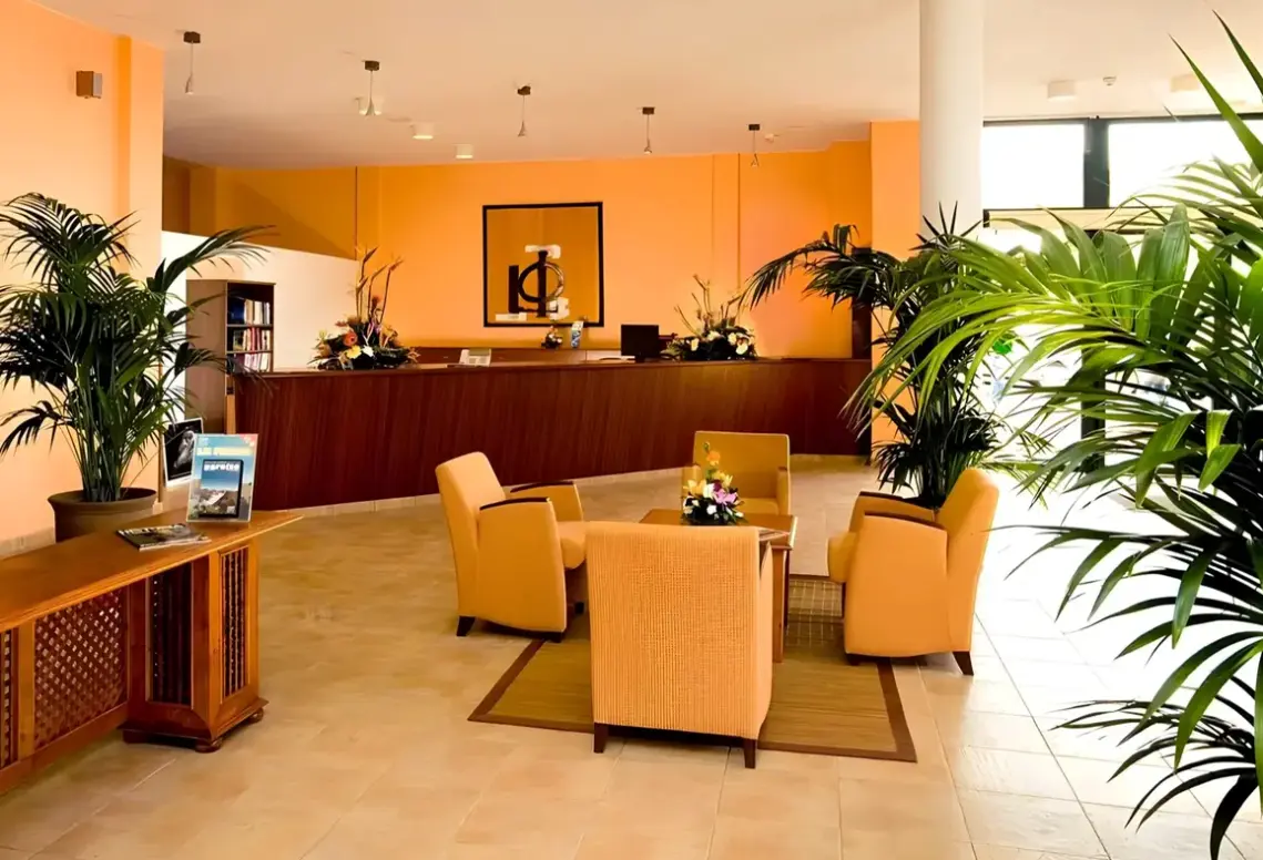 Lobby hotelu La Caleta (La Palma)