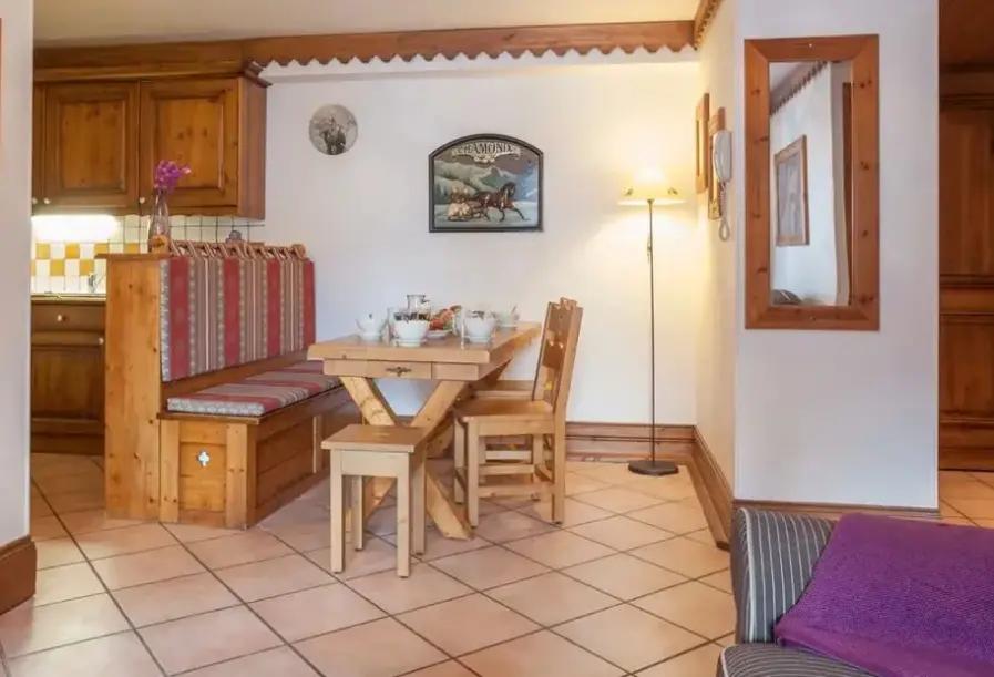 Restauracja i jedzenie w hotelu La Ginabelle