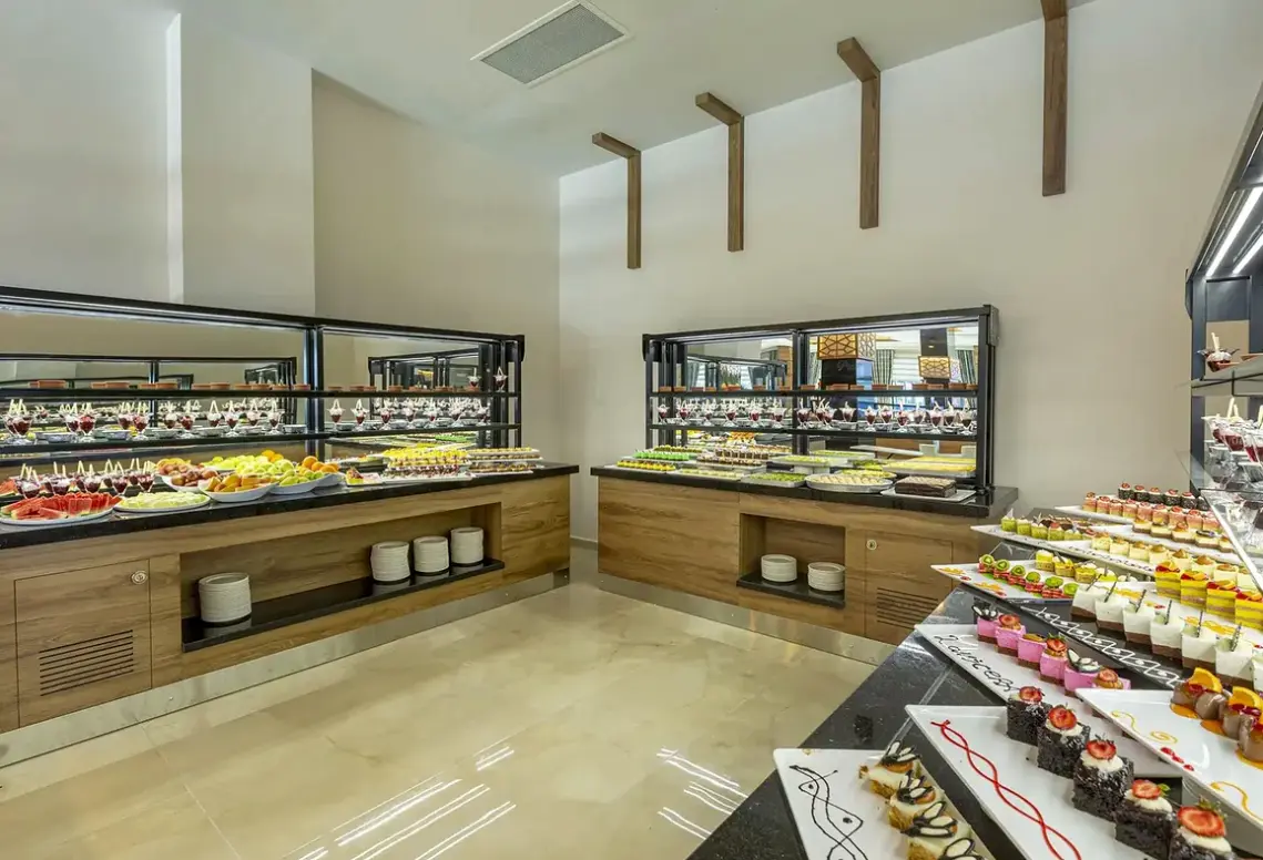 Restauracja i jedzenie w hotelu Lonicera Premium