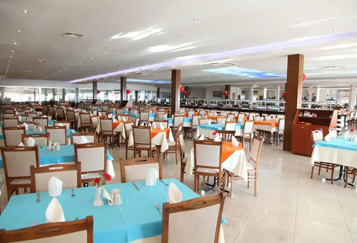 Restauracja i jedzenie w hotelu Lonicera World