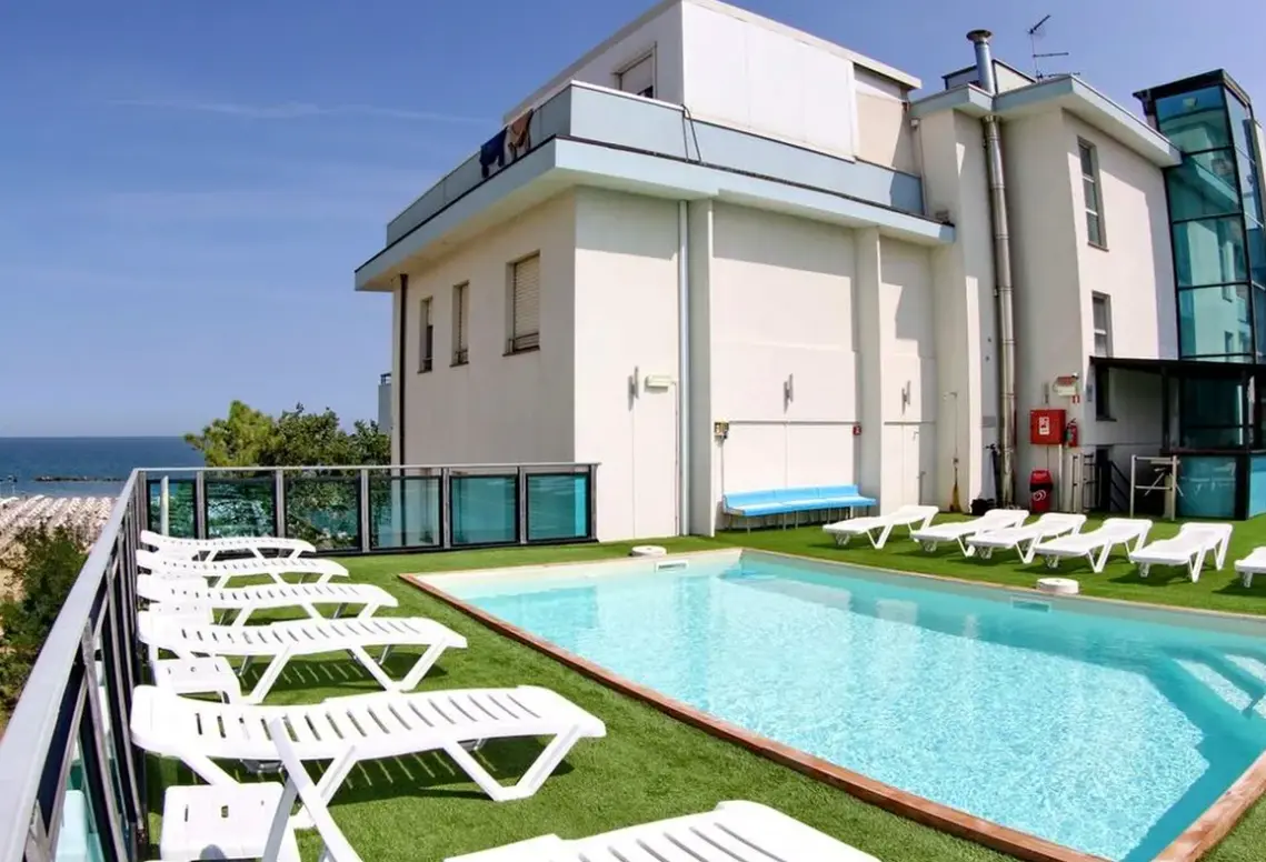 Basen w hotelu Mirage (Lido di Classe)