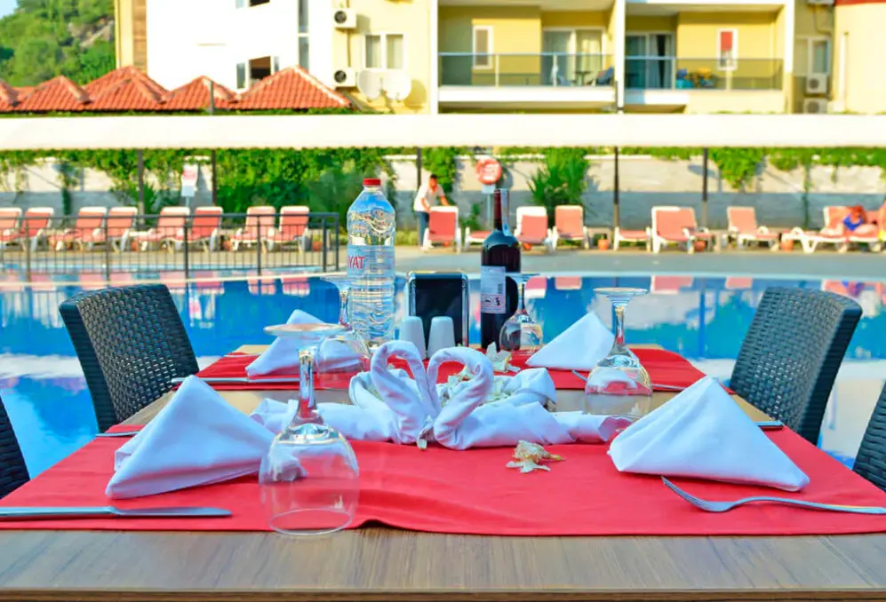 Basen w hotelu Mirage World