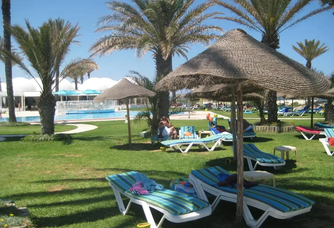 Basen w hotelu Monarque Club Rivage (ex Calimera)