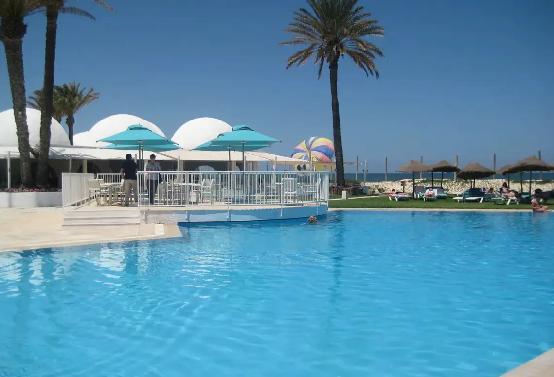 Basen w hotelu Monarque Club Rivage (ex Calimera)