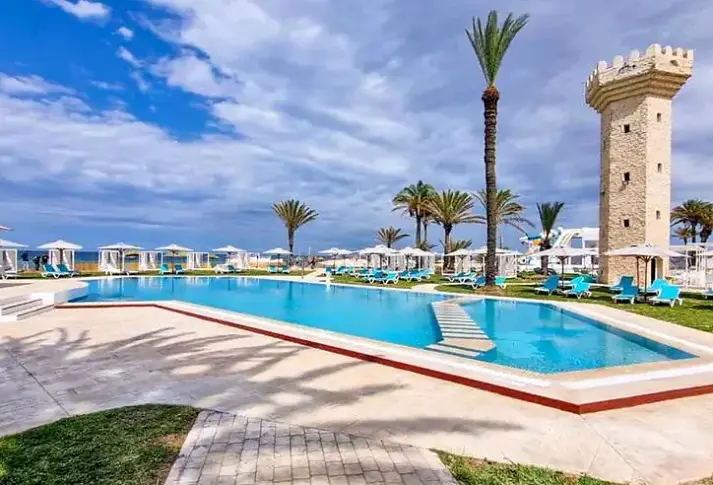 Basen w hotelu Monarque Club Rivage (ex Calimera)