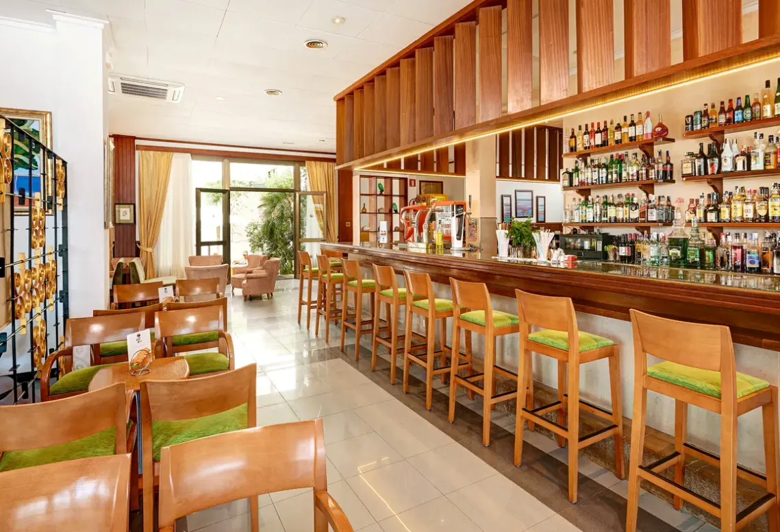 Restauracja i jedzenie w hotelu More (Alcudia)