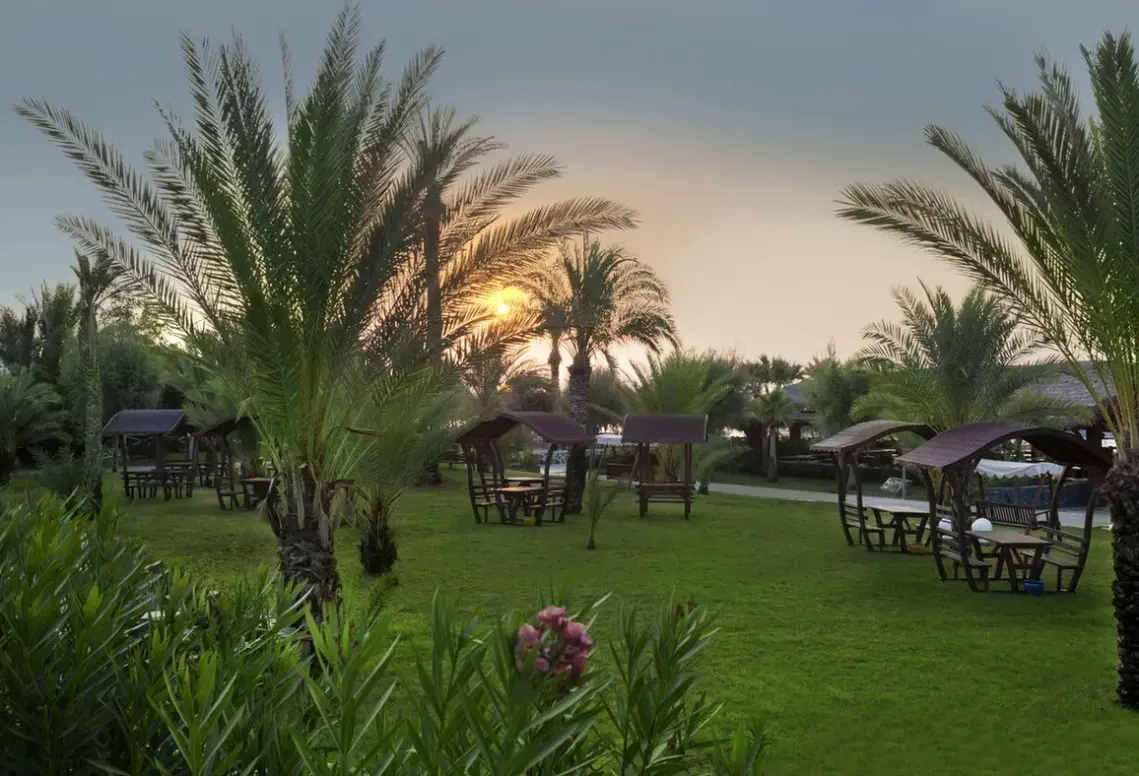 Noah's Ark Deluxe Hotel & Spa