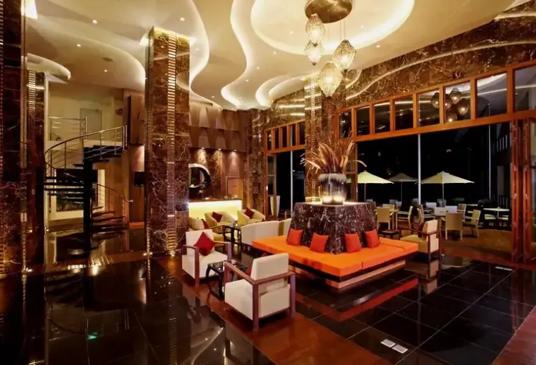 Lobby hotelu Nova Hotel & Spa Pattaya