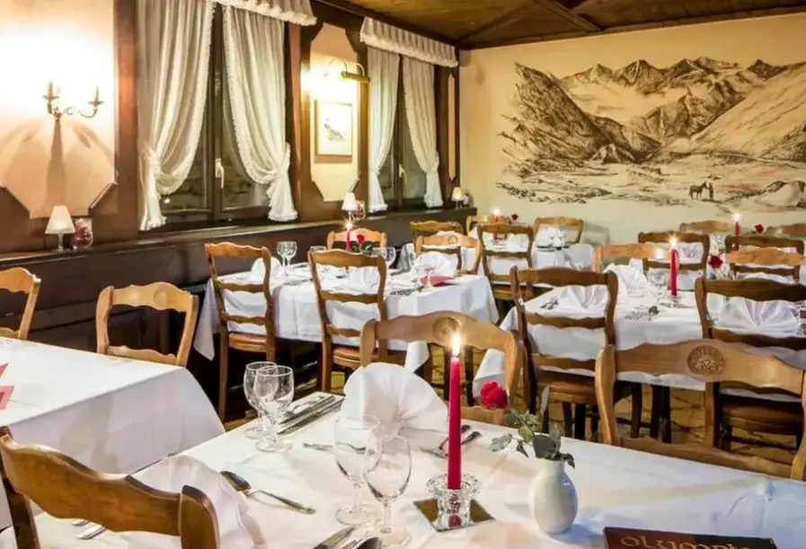 Restauracja i jedzenie w hotelu Olympia (Saas Almagell)