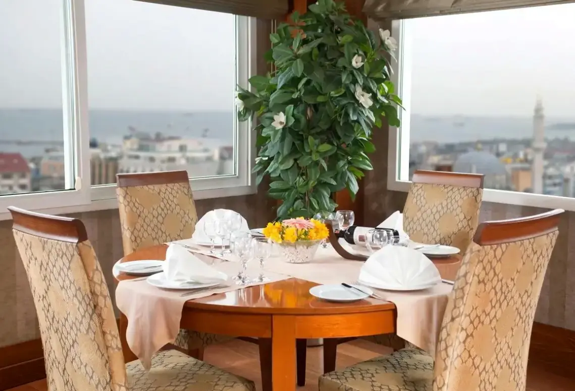 Restauracja i jedzenie w hotelu Oran (Istanbul)
