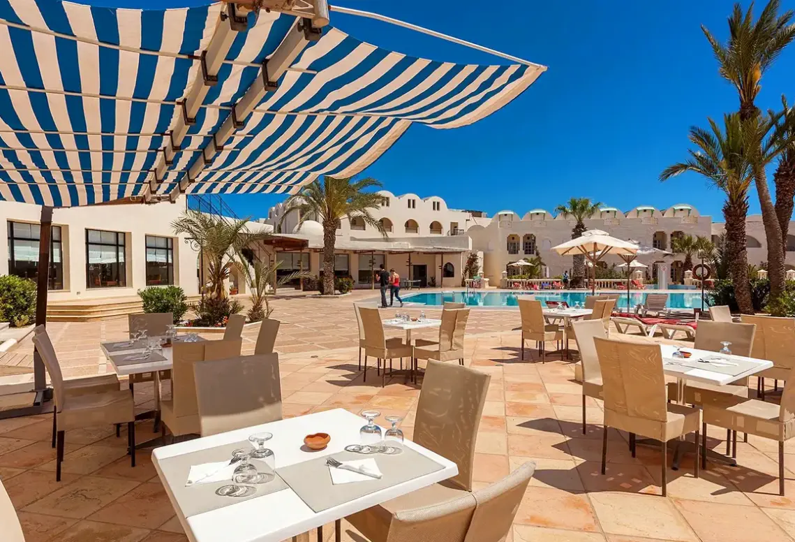 Basen w hotelu Otium Park Le Petit Palais (Djerba)