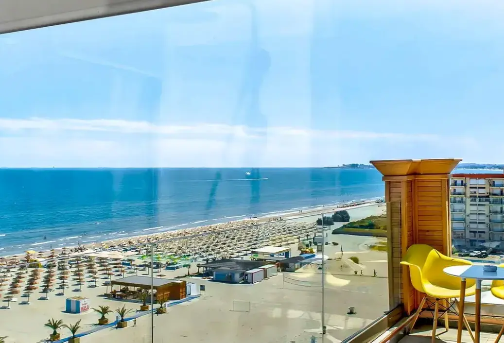 Widok z hotelu Phoenicia Royal