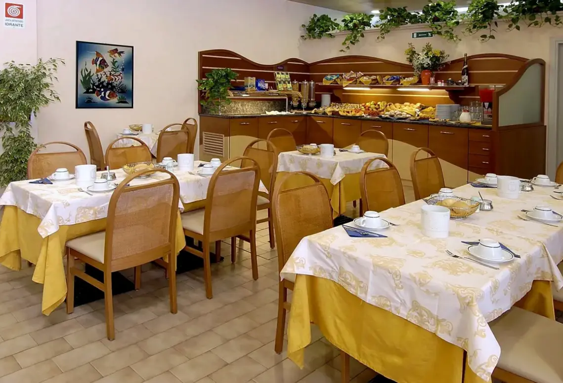 Restauracja i jedzenie w hotelu Pineda