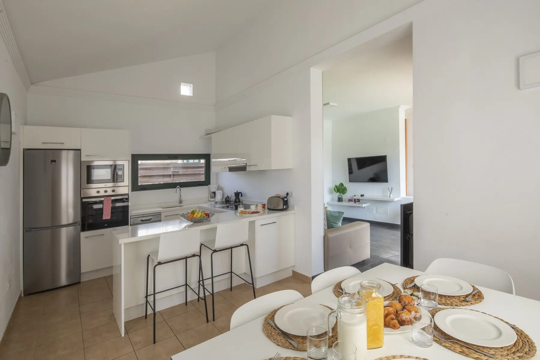 Restauracja i jedzenie w hotelu Playa Blanca Beach Mate Villas
