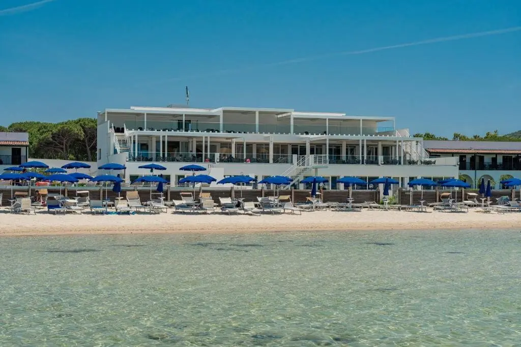 Plaża przy hotelu Portoconte (Porto Conte)