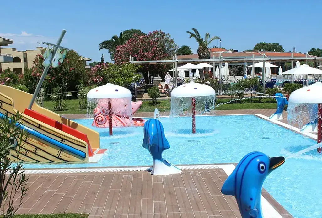Basen w hotelu Poseidon Palace