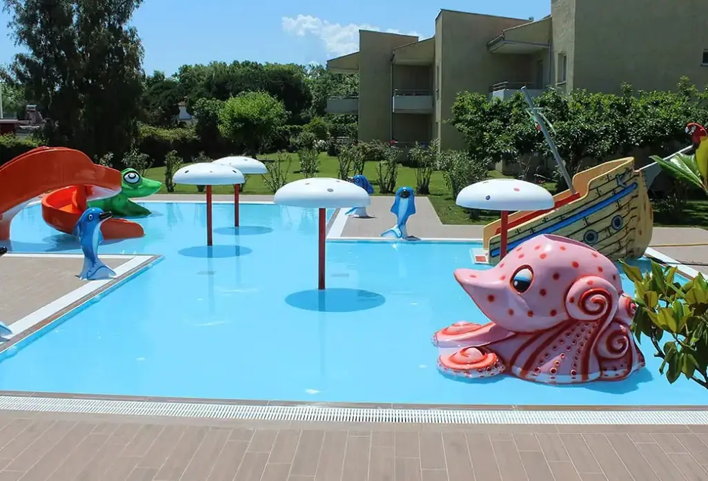 Basen w hotelu Poseidon Palace