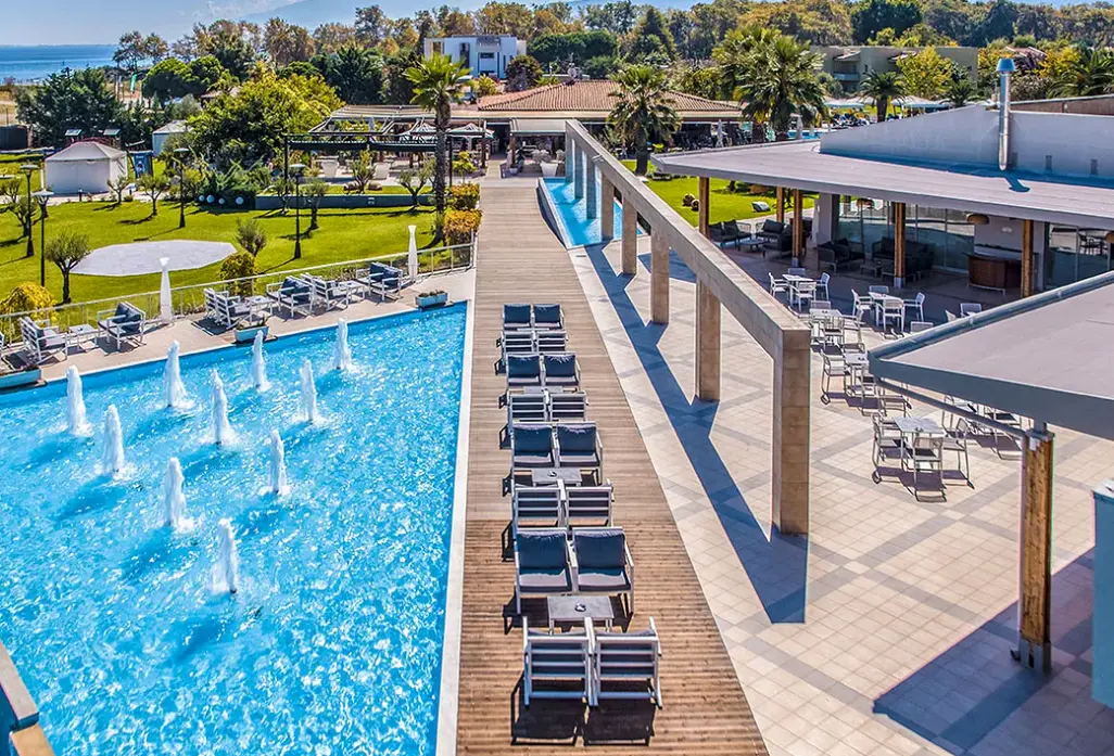 Basen w hotelu Poseidon Palace