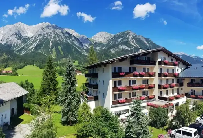 Widok z hotelu Post (Ramsau am Dachstein)