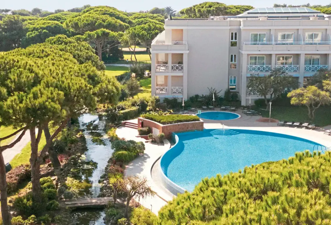 Basen w hotelu Quinta da Marinha Resort