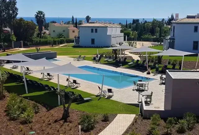 Basen w hotelu Quinta do Algarvio Village Resort