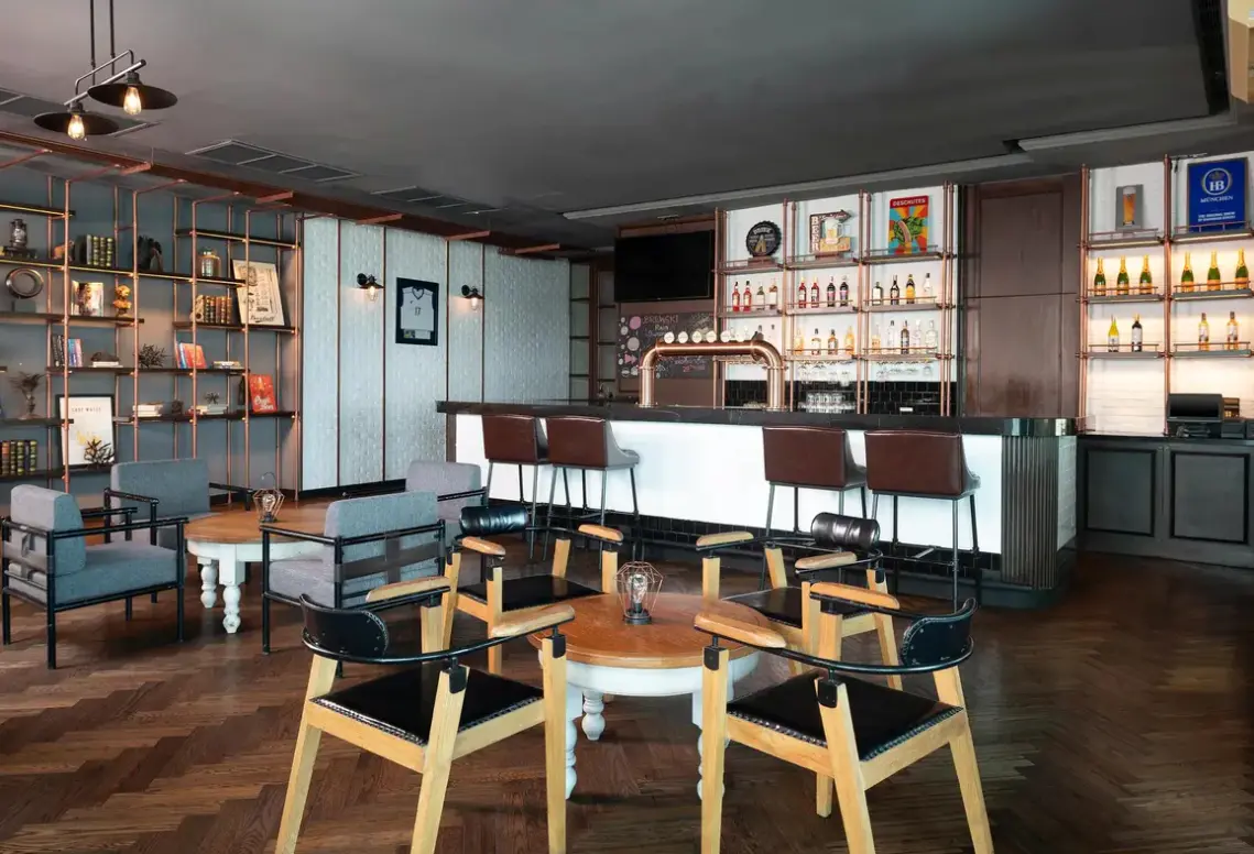 Restauracja i jedzenie w hotelu Radisson Blu Plaza Bangkok