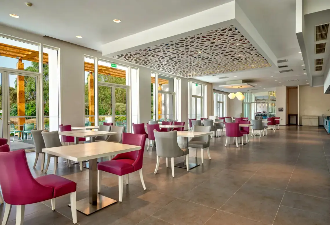 Restauracja i jedzenie w hotelu Radisson Blu Resort Saidia Garden