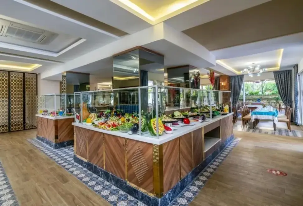 Restauracja i jedzenie w hotelu Ramira Beach
