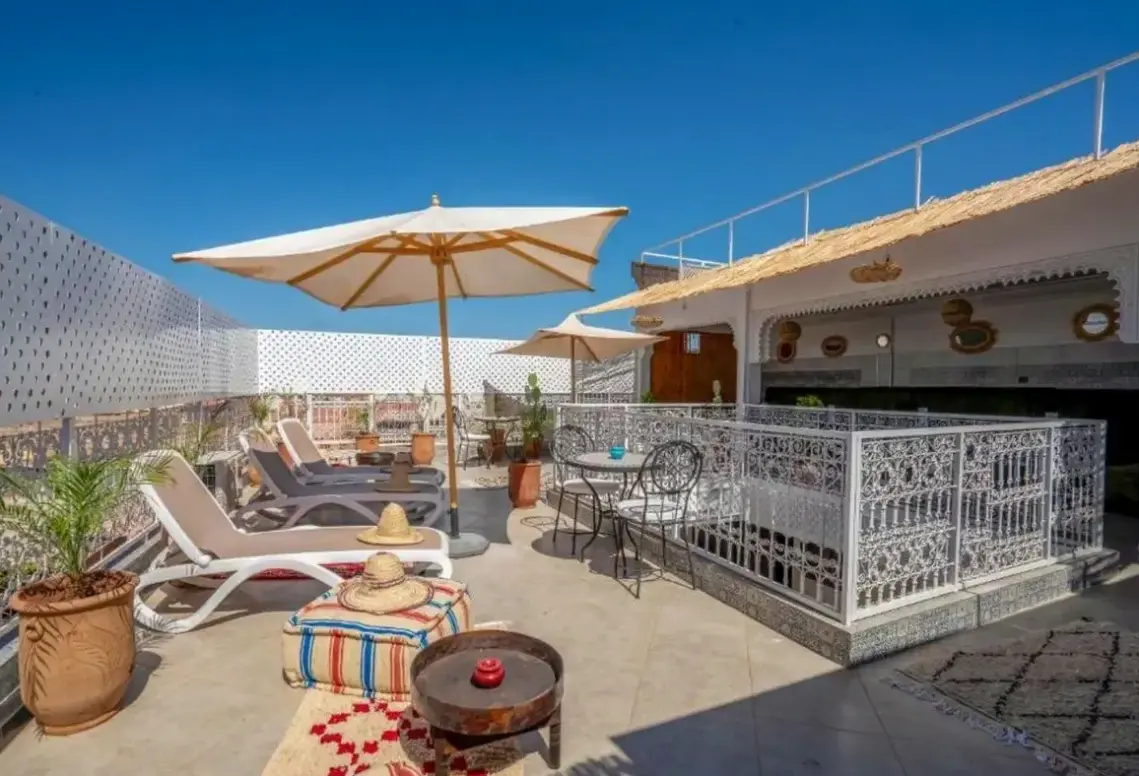 Basen w hotelu Riad Hafssa & Spa