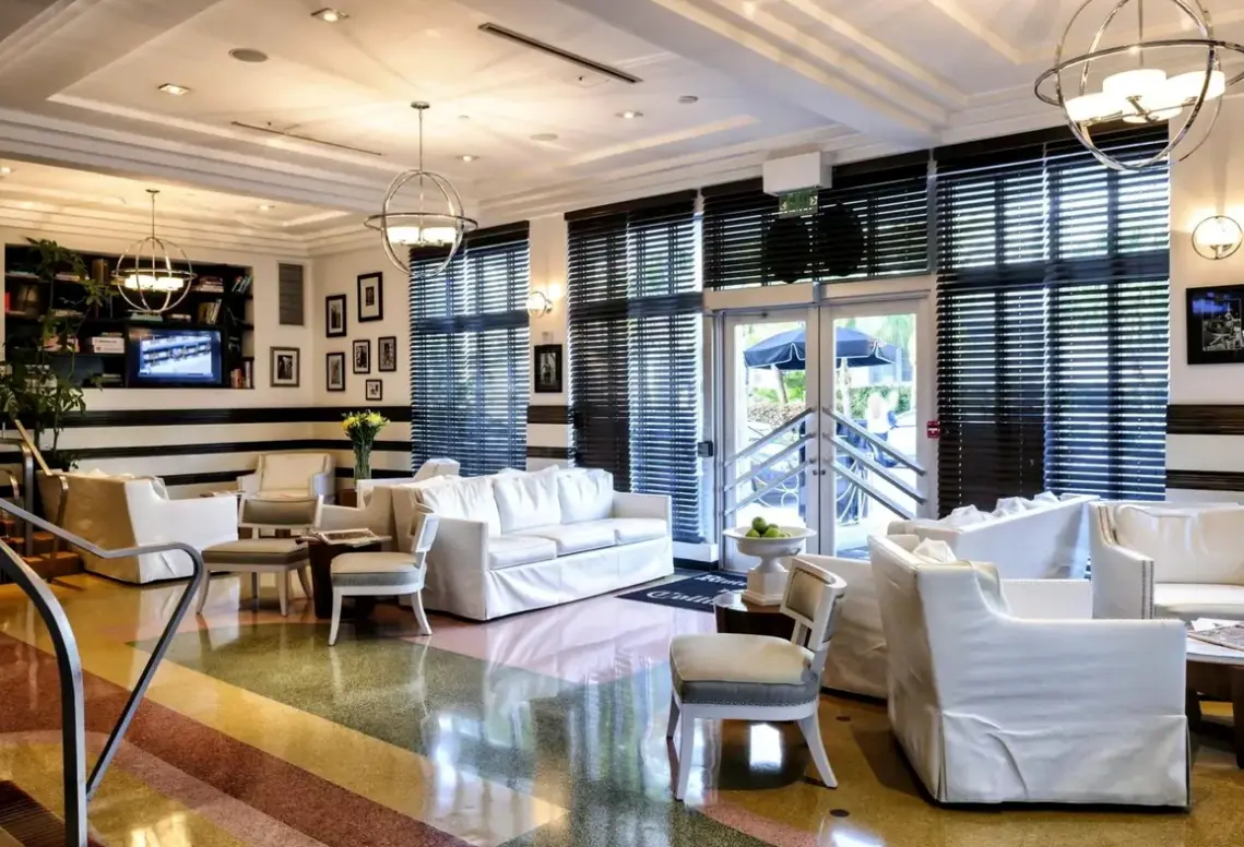 Lobby hotelu Riviera South Beach