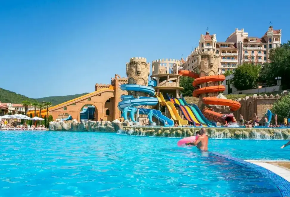 Basen w hotelu Royal Bay (Elenite)