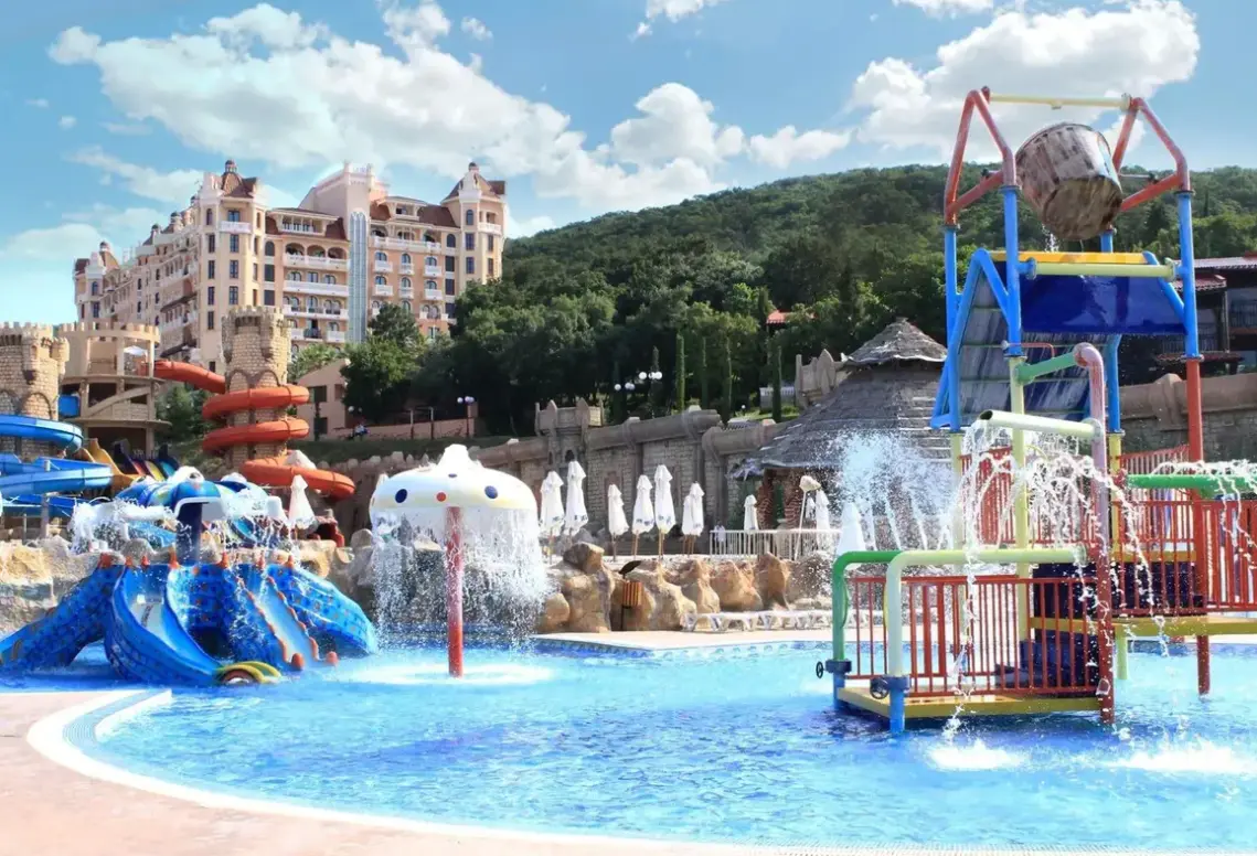 Basen w hotelu Royal Bay (Elenite)